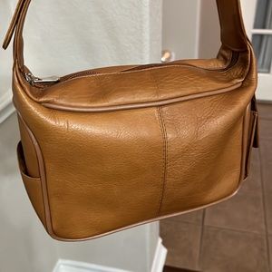 Cabela’s Columbia’s leather natural tan small bag